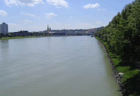 Blick �ber die Donau Richtung Linz
