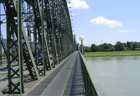 Die alte Eisenbahnbr�cke