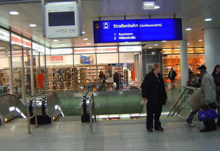Abgang zur unterirdischen STra�enbahn