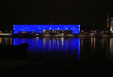 Lentos-Kunstmuseum bei Nacht