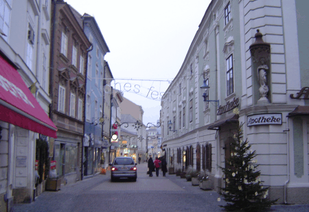 Kremsergasse, die Einkaufsstra�e von St. P�lten