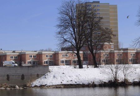 Wohnsiedlung am anderen Traisenufer