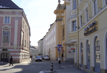 Blick vom Rathausplatz in dei Prandt. Str.
