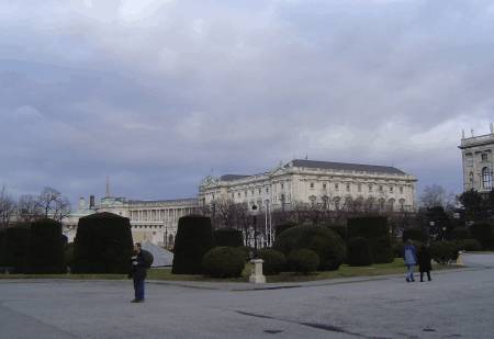 Blick �ber Maria Theresiaplatz zu neuer Hofburg (Natioanalbibliothek)