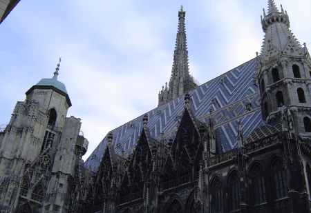 Stephansdom, der kleine Nordturm beherbergt die Pummerin aus St. Florian (O�)