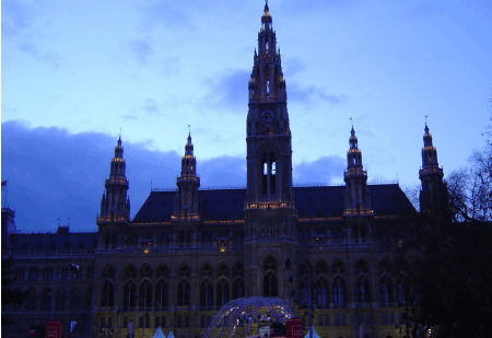 Rathaus am Abend