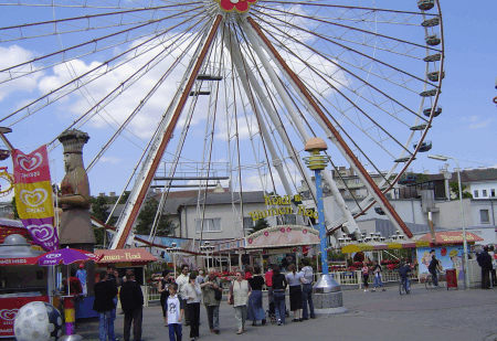 ...kostet aber bei weitem nicht so viel. Au�erdem wird man fotografiert.