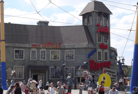 Jack the Ripper- Haus, da drinnen ist es voll grauslig...nix f�r Kinder!!