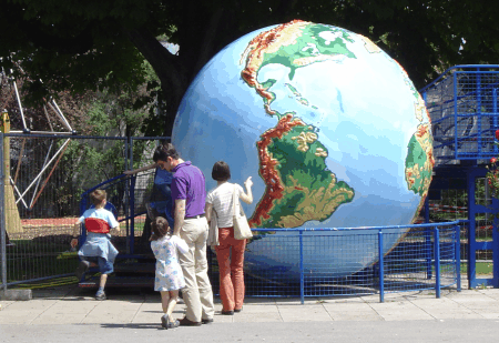 Der Vorplatz vom Planetarium