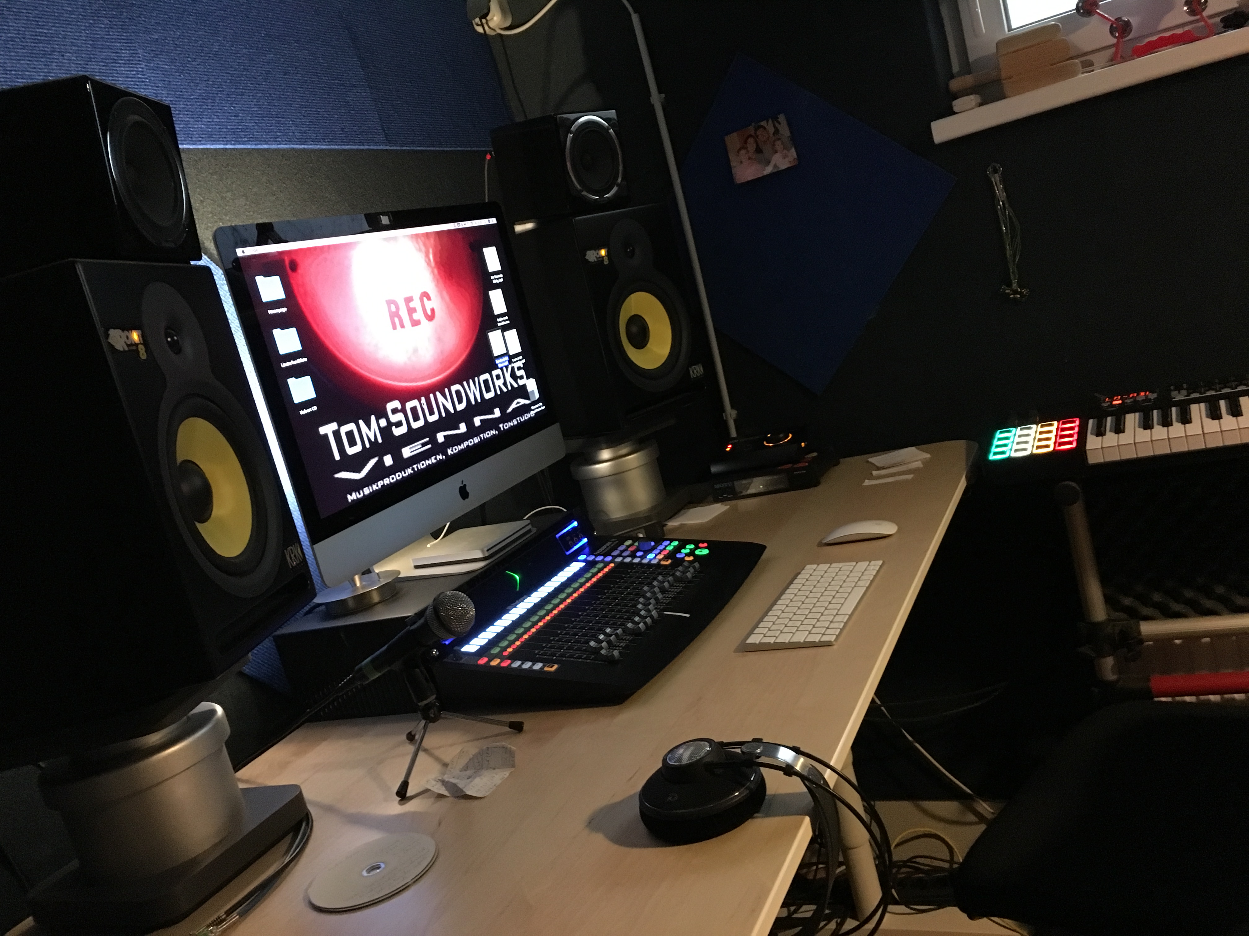 Blick in den Hintergrund des Regieraumes